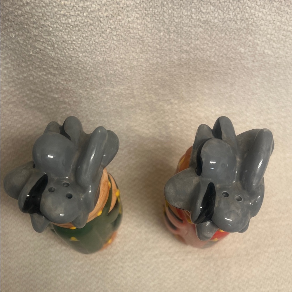 Novelty Golf Bag Figural Ceramic Salt & Pepper Shakers-Kitchen Whimsy - Picture 4 of 5